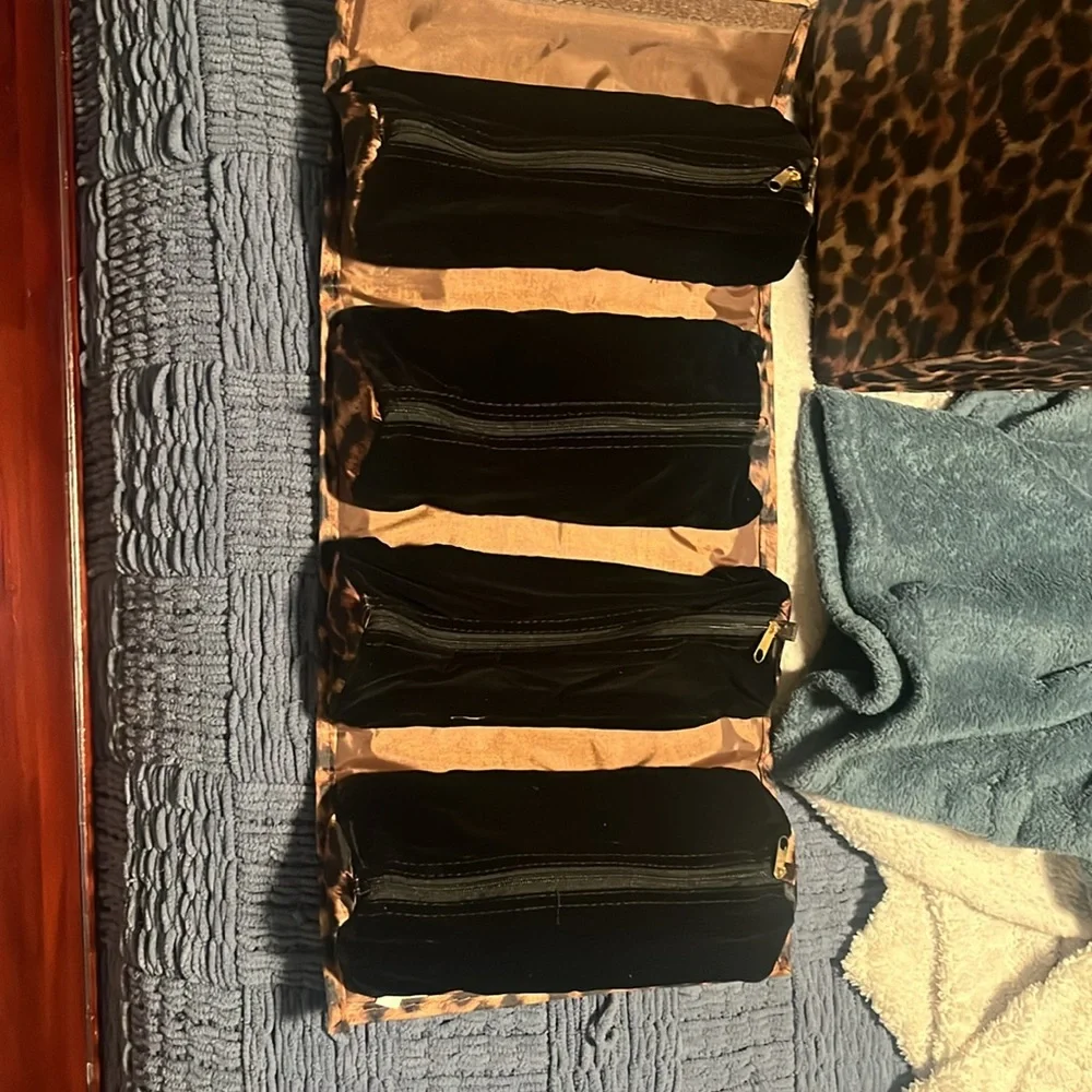 Better Beauty makeup set leopard JM New York